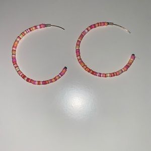 Francesca‘s multi color clay beach hoops